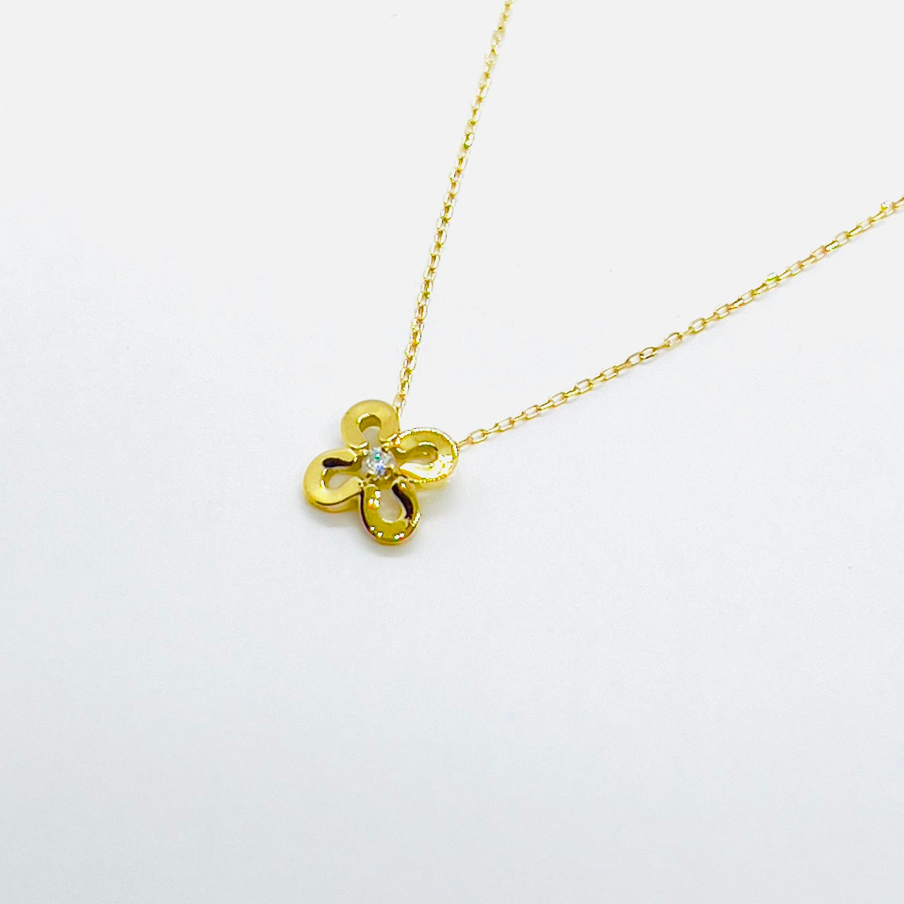 【期間限定SALE★11/15~11/21迄】K18　タイニー　1ダイヤ馬蹄フラワーペンダント